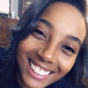 Meet your Posher, Alyncia